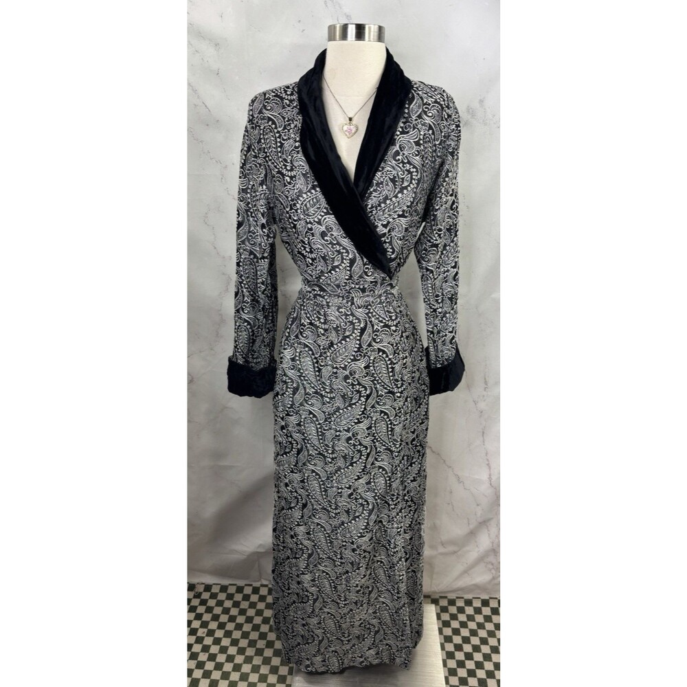 Vintage 70s Hostess Gown Robe Dress Silver Paisley Brocade Velvet S Whimsigoth - Picture 13 of 16